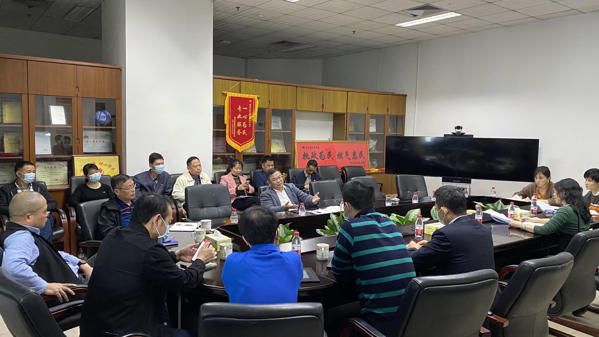 机构人员更迭有序图片